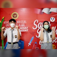Vaksinasi Massal Covid-19 untuk Pelajar